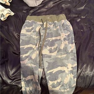 Woman’s Sweatpants